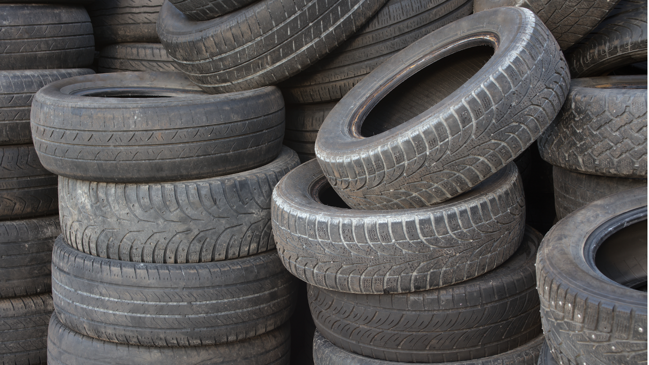 A grinder with a broken blade on a wooden table