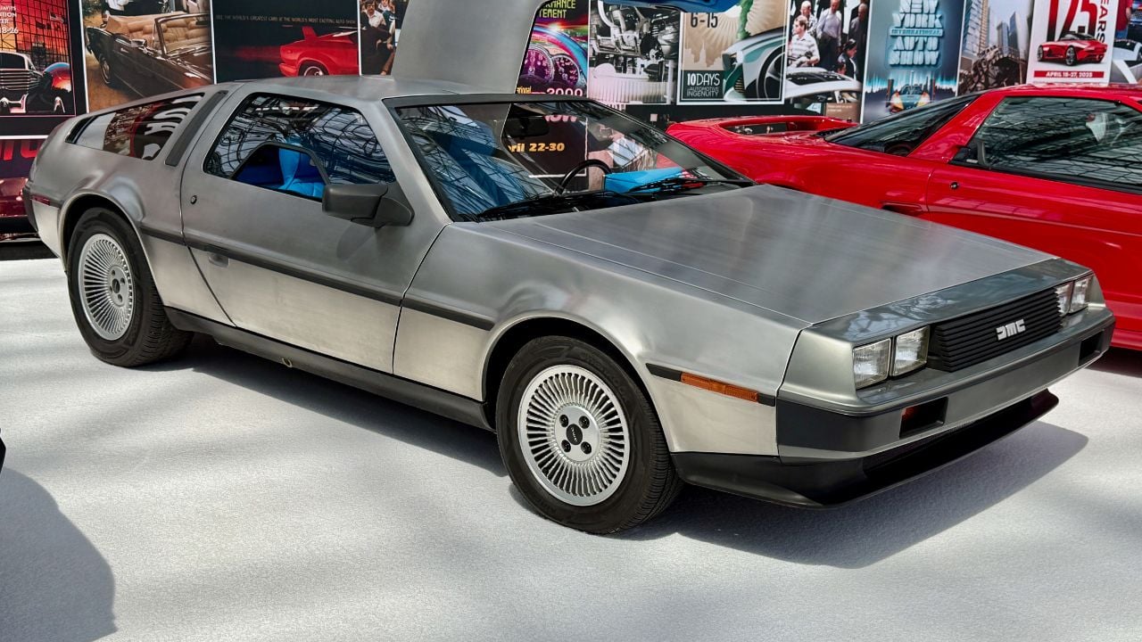 Delorean-DMC-12