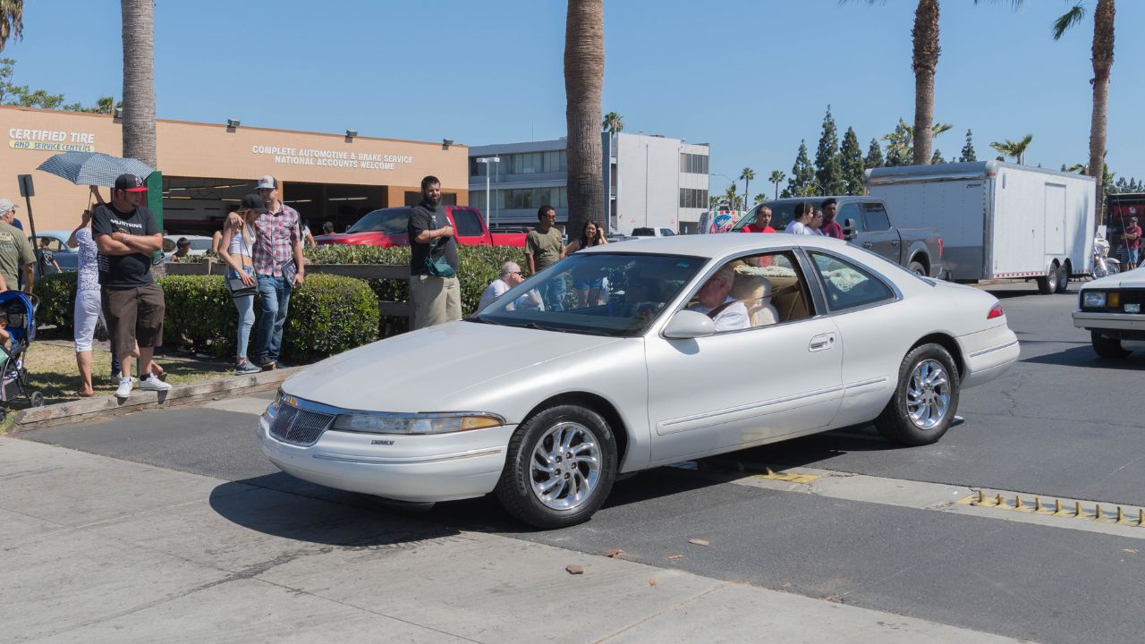 Lincoln Mark VIII