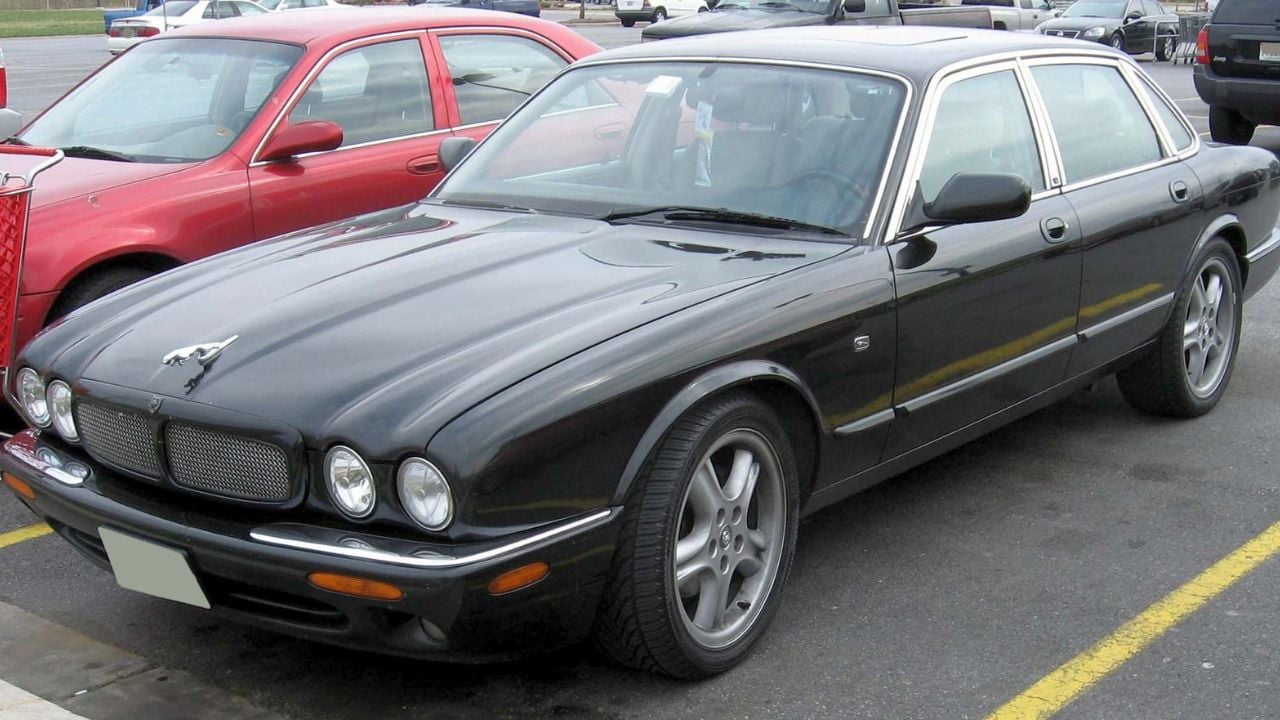 Jaguar XJR (X308)