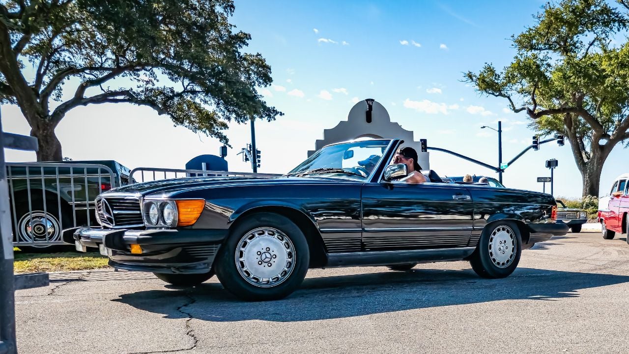 Mercedes-Benz 560SL