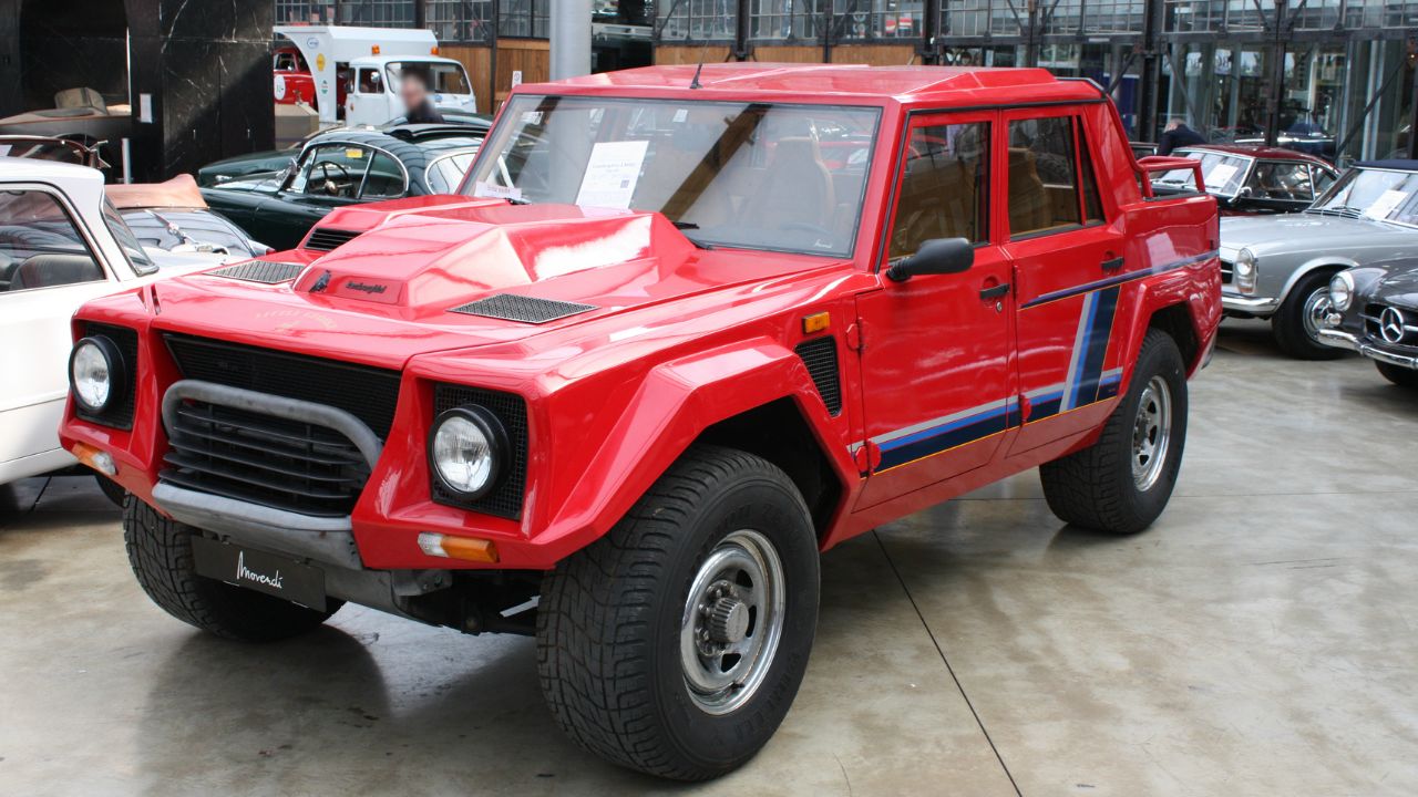 Lamborghini LM002