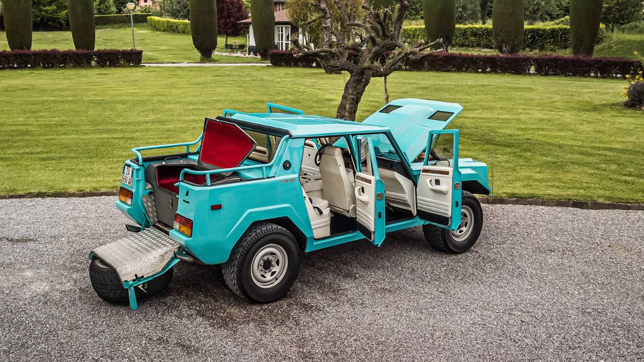 Lamborghini LM002