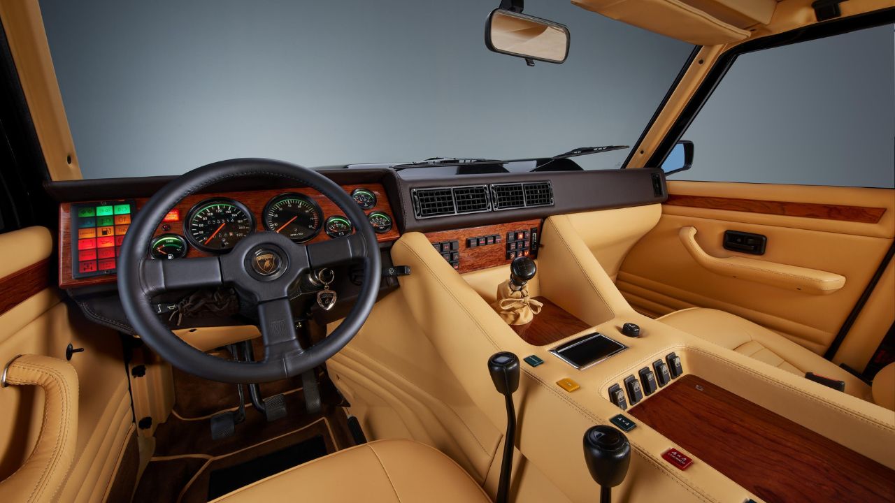 Lamborghini LM002 Interior
