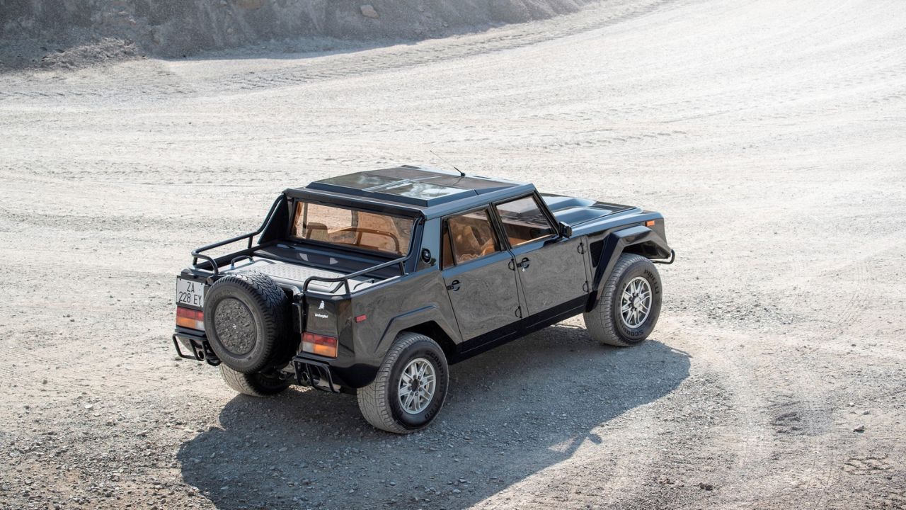 Lamborghini LM002