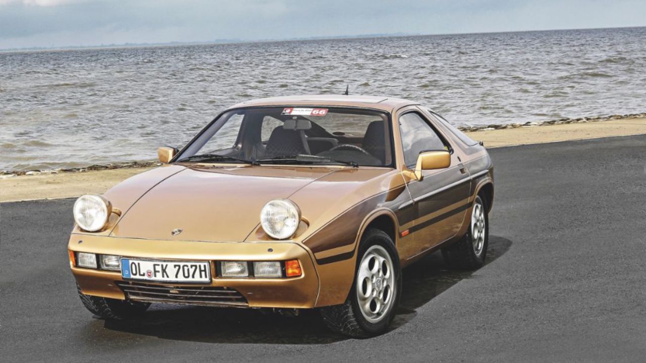 Porsche 928 (1977)