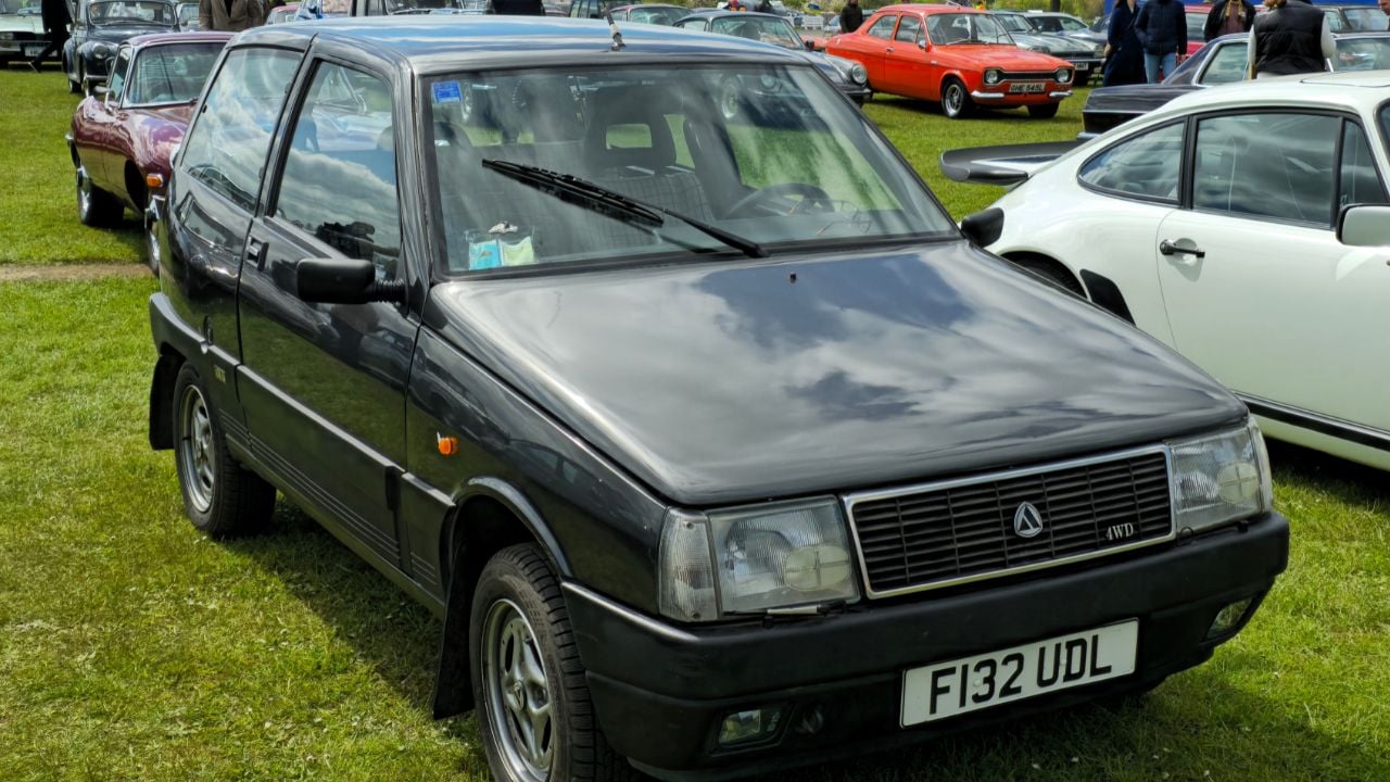 Y10