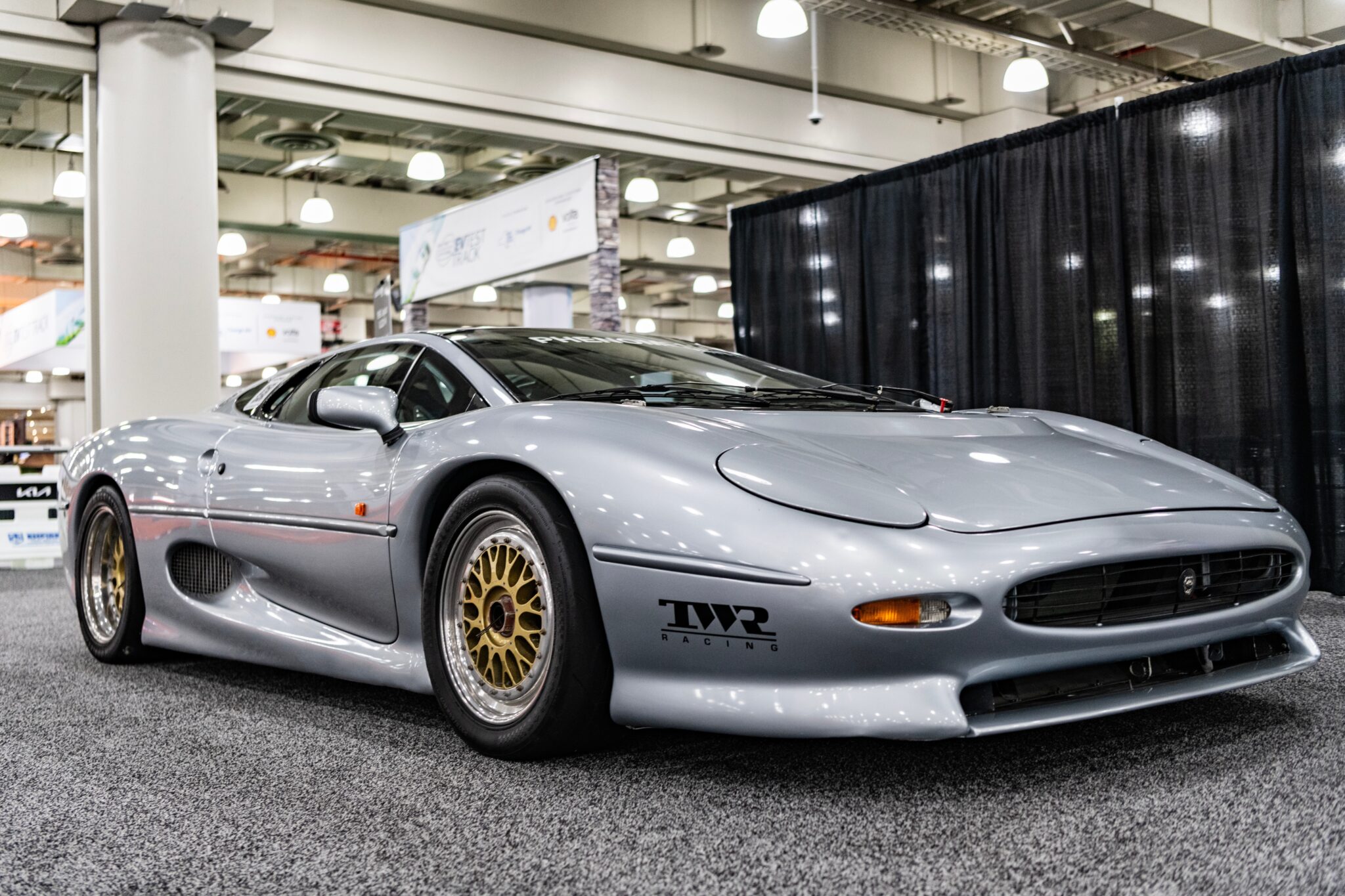 Jaguar XJ220 scaled