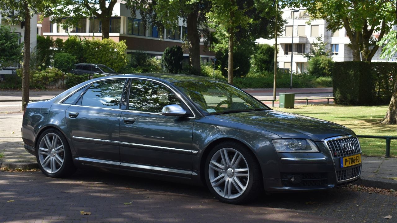 Audi S8