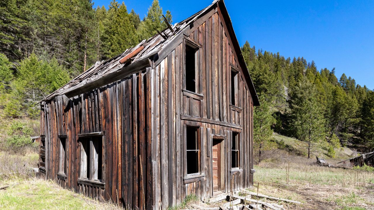 Bodie, WA - USA - 05-11-2022: One of the last buidlings in this old ghost town that is still standing along the highway