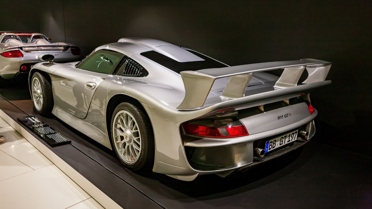 Porsche 911 GT1 Strassenversion