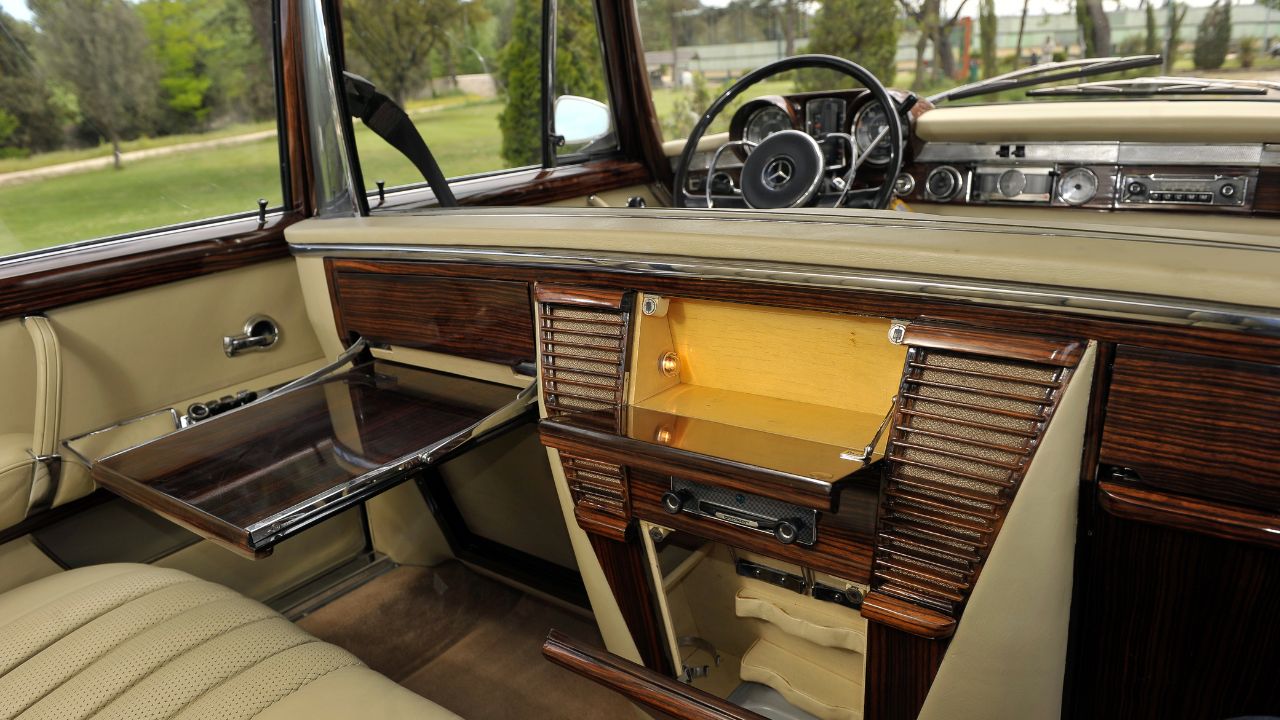 Mercedes-Benz 600