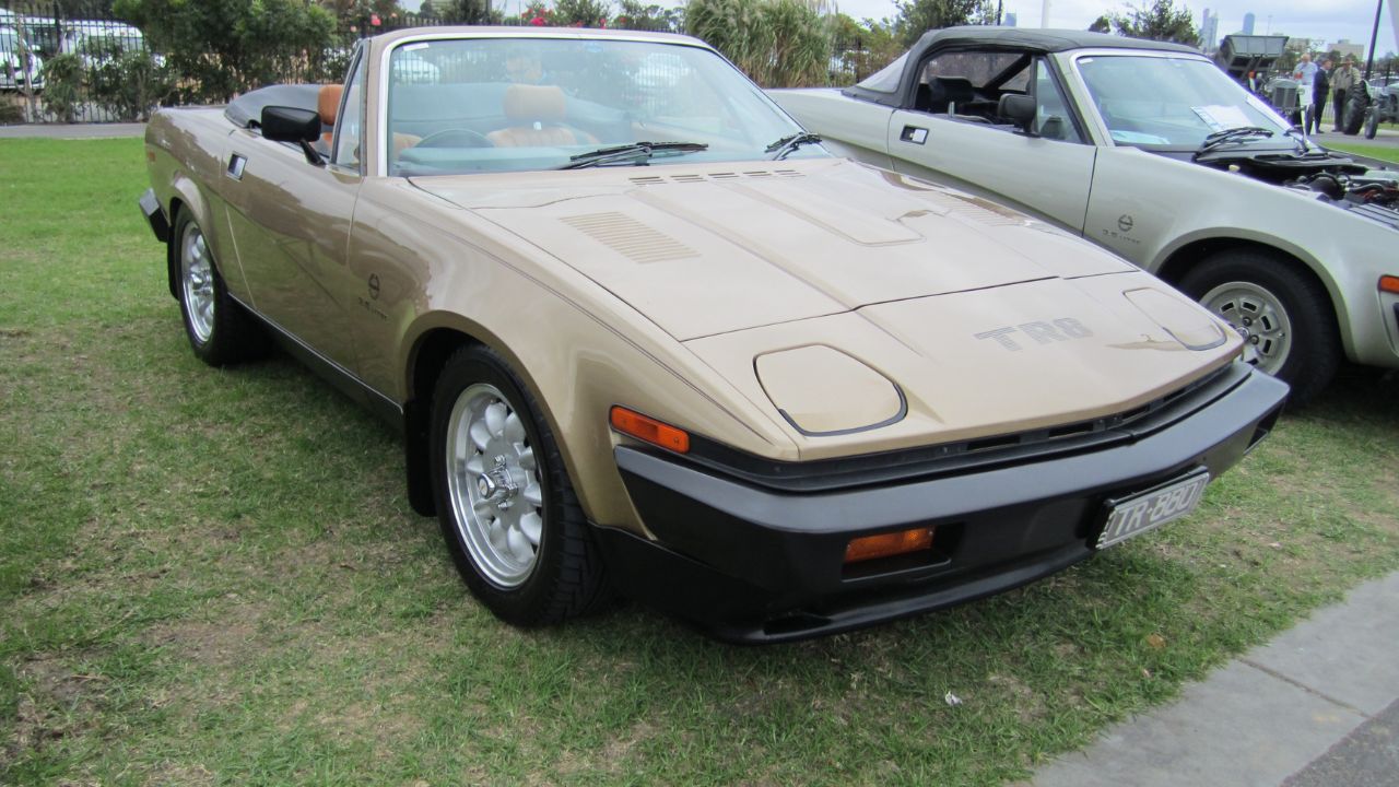 Triumph TR8