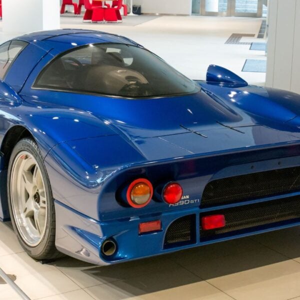 Nissan R390