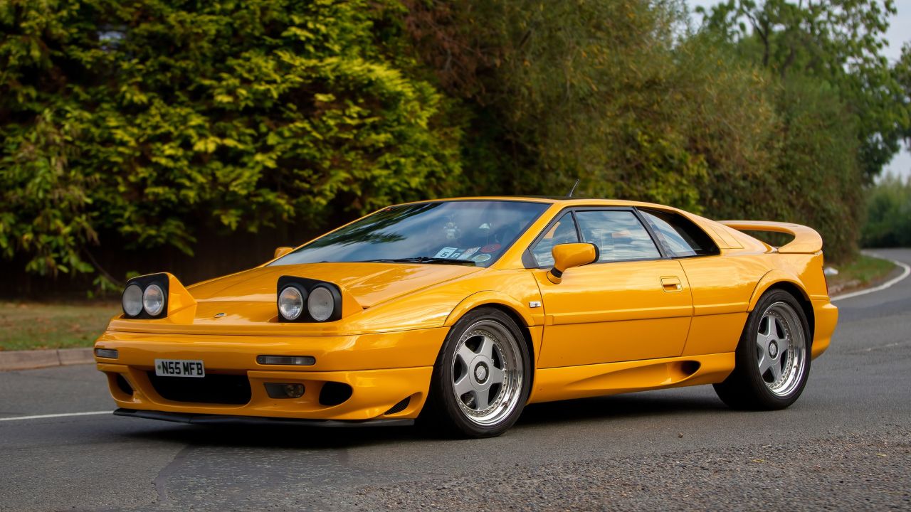 Lotus Esprit V8
