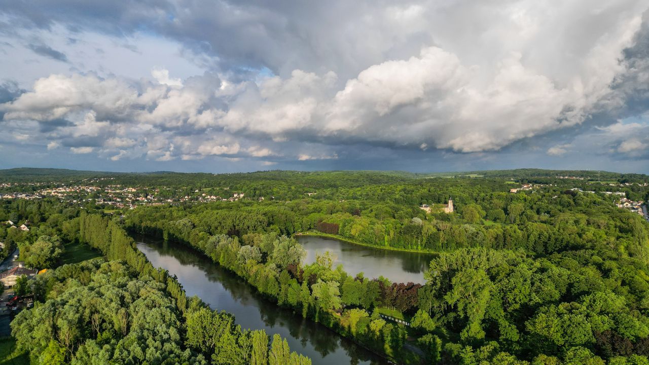 Aerial view of the Oise river near Auvers-sur-Oise, France