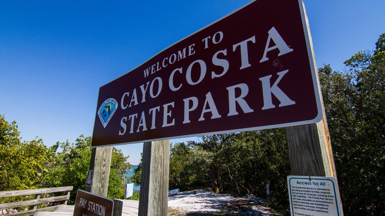 CAYO COSTA STATE PARK - FLORIDA - USA - 03-27-2018 - ENTRANCE SIGN TO CAYO COSTA STATE PARK