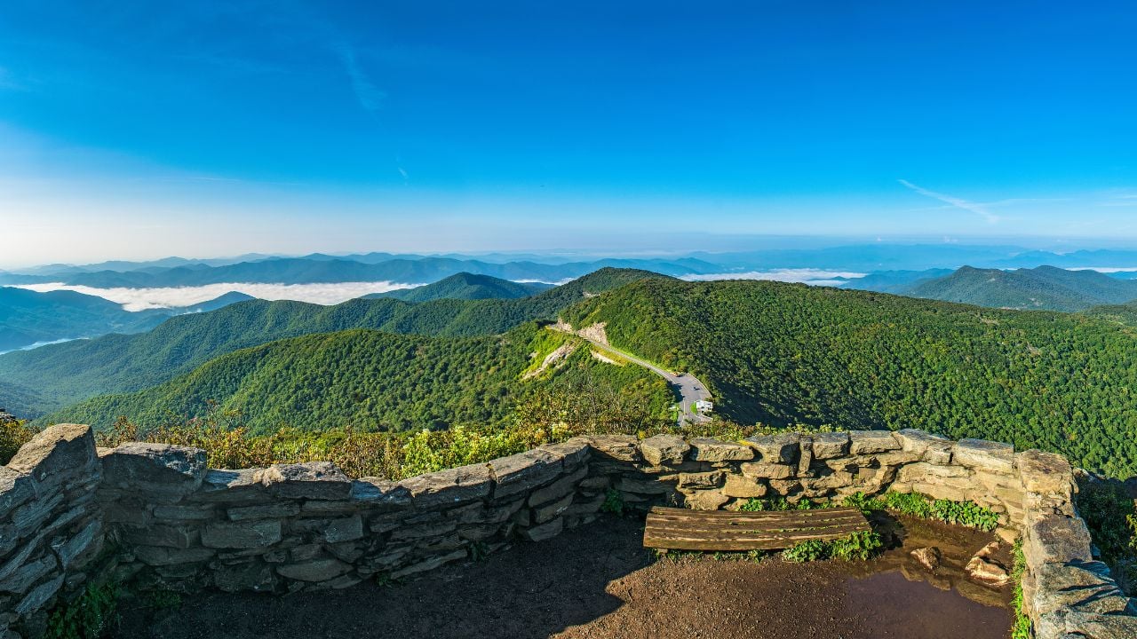Craggy Gardens Pinnacle Trail along the Blue Ridge Parkway and Blue Ridge Mountains.