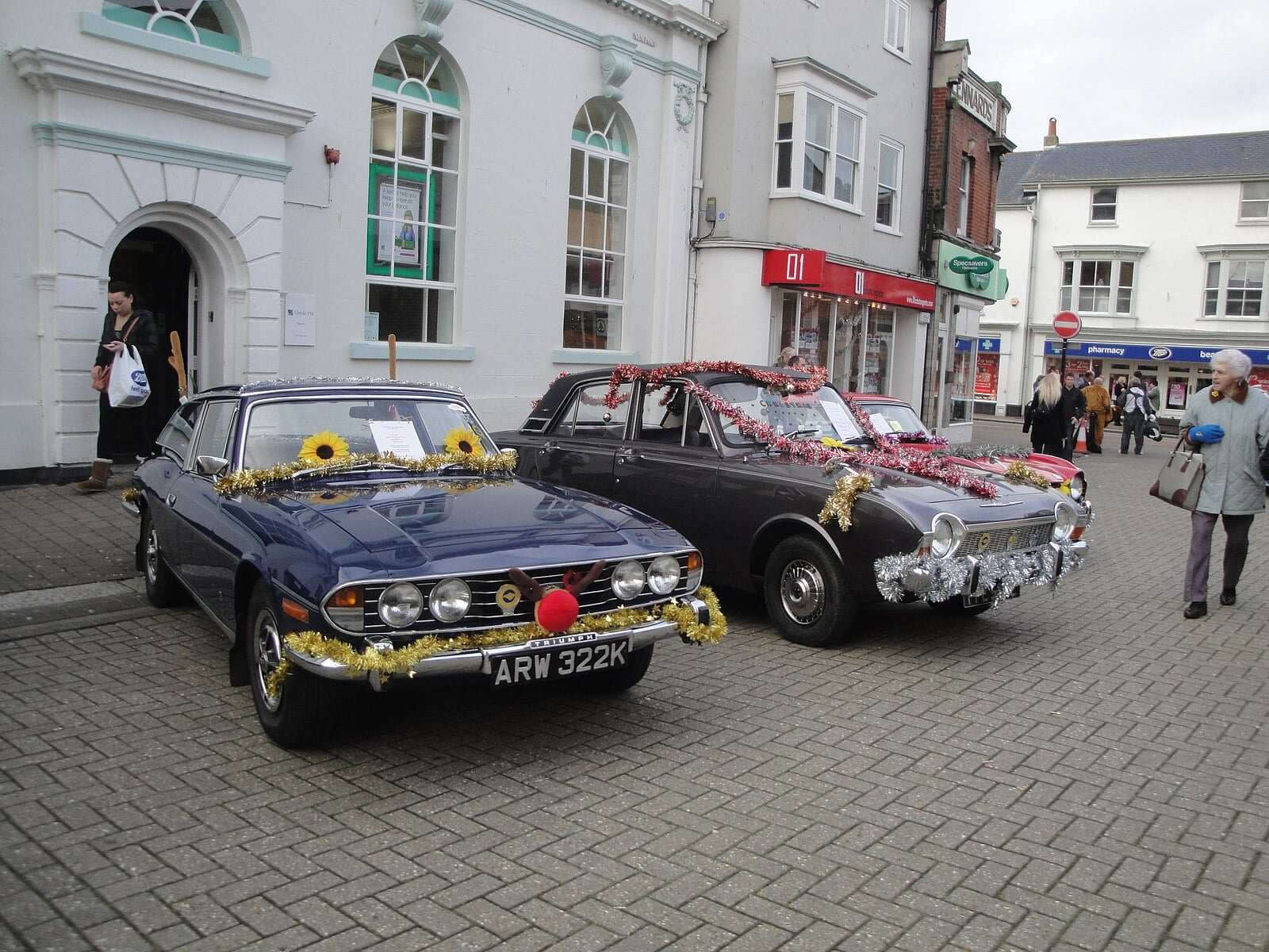 old cars with xmas decorations