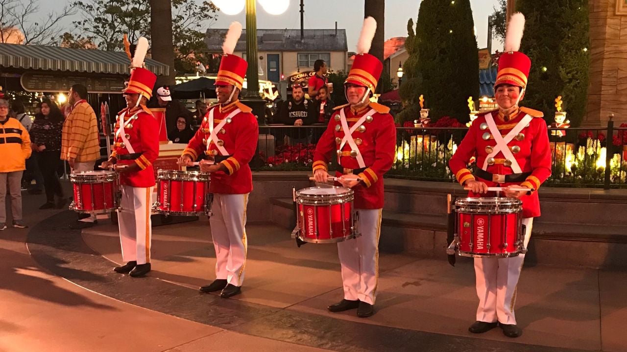 DCA Toy Soldier Drummers