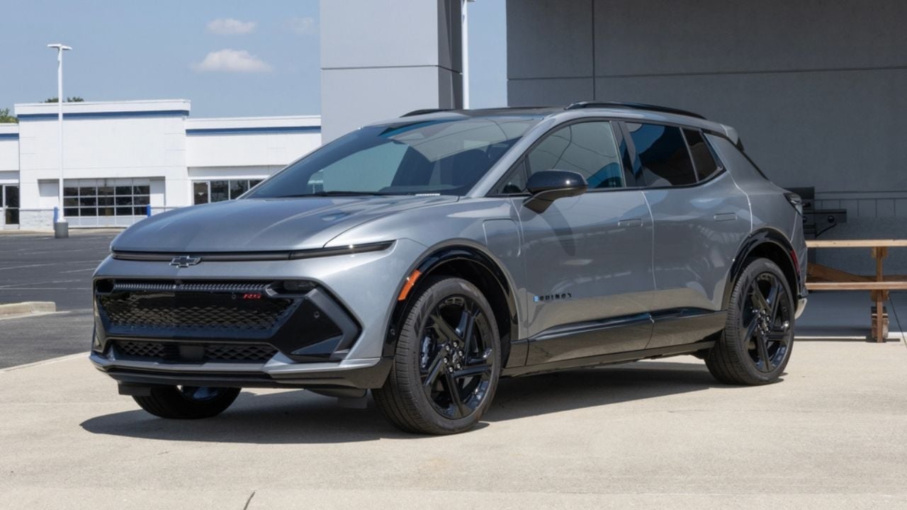 Indianapolis - Chevrolet Equinox EV RS Electric SUV display. Chevy offers the Equinox EV with up to 319 miles of driving range. MY2025
