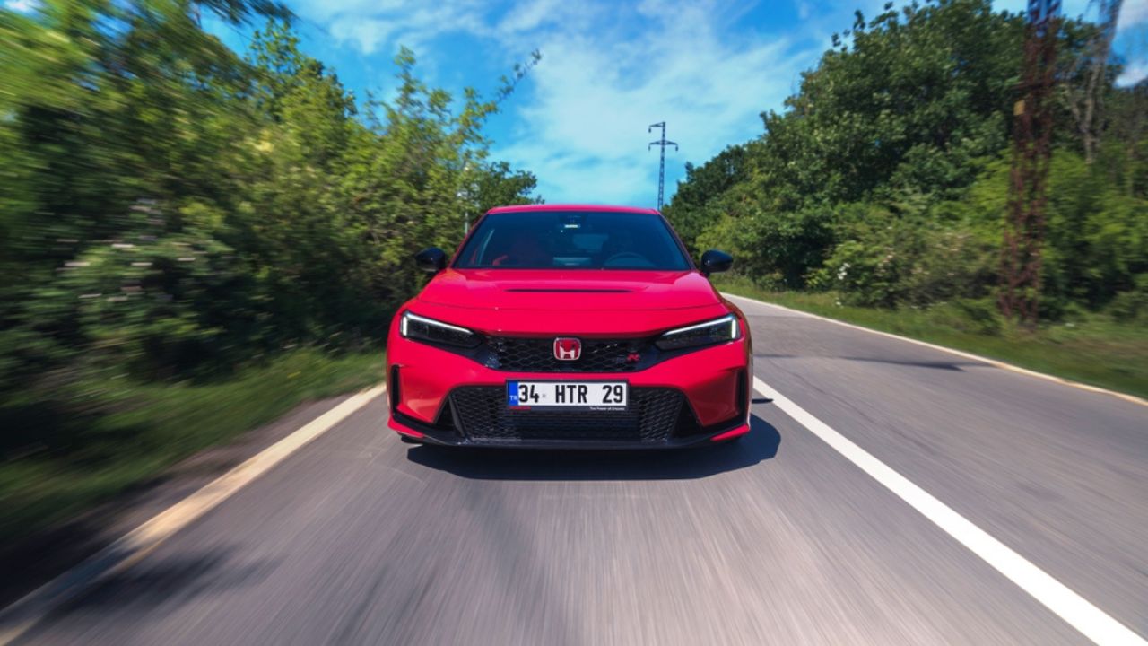 Istanbul, Turkey - photo of Honda Civic FL5 Type R Rolling Shot
