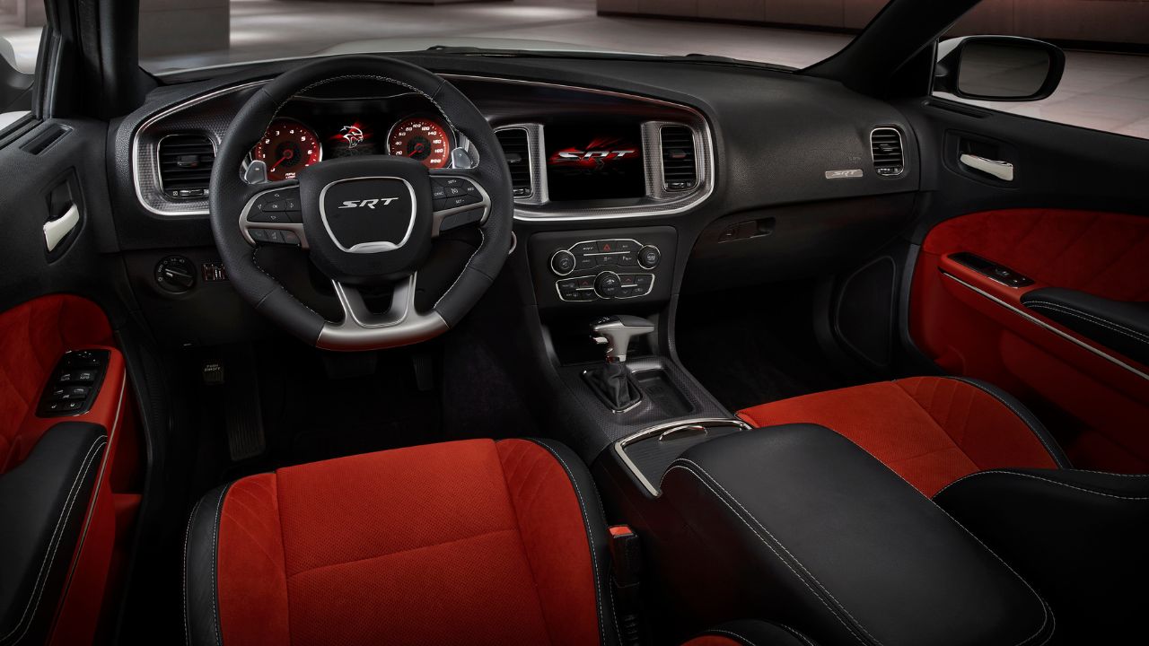 Dodge Charger SRT Hellcat interior