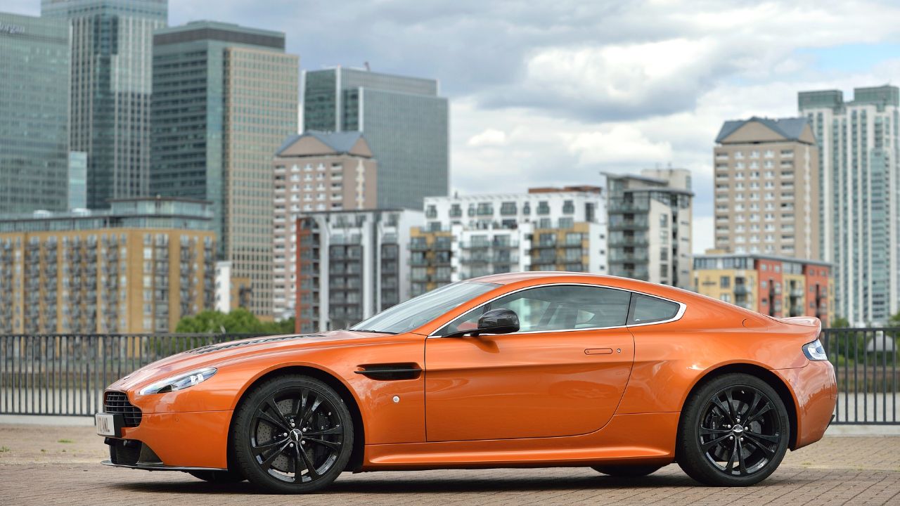 Aston Martin V12 Vantage