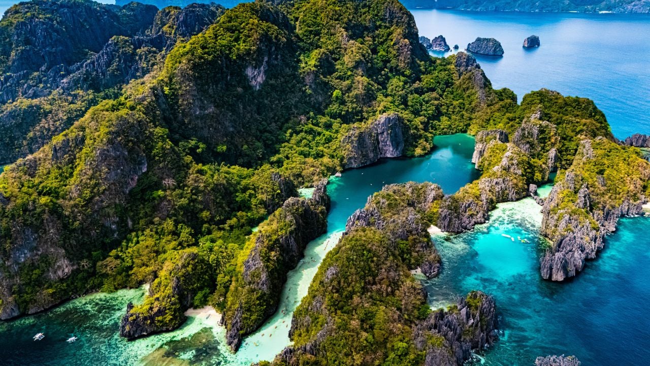 Big Lagoon and Small Lagoon at Miniloc Island near El Nido, Palawan, Philippines.