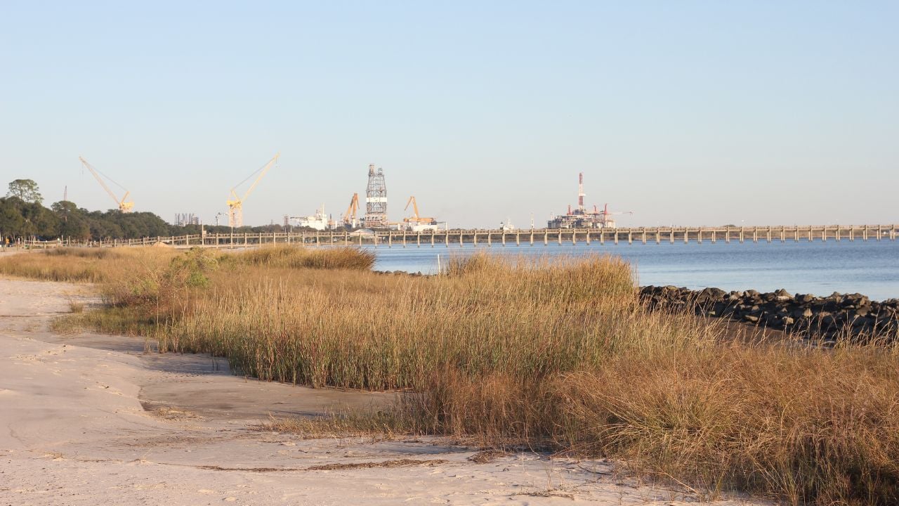 PASCAGOULA, MISSISSIPPI SHORELINE VIEW IN NOVEMBER 2019
