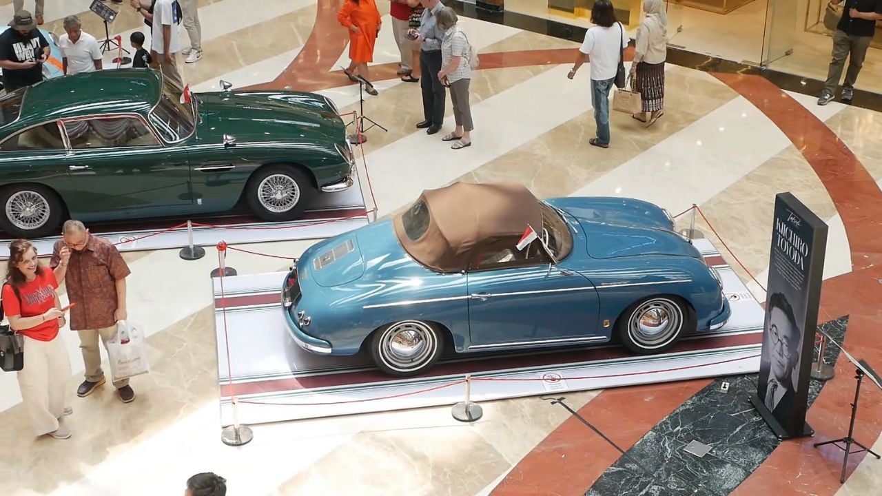 Classic car replicas by Tuksedo Studio.