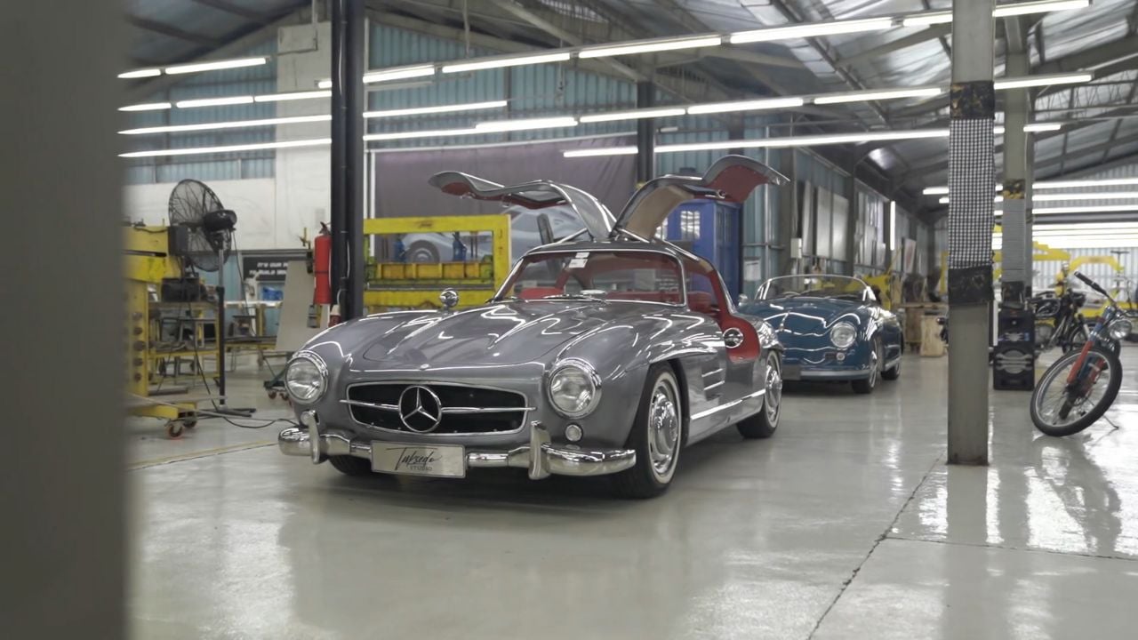 Mercedes-Benz 300 SLR replica by Tuksedo Studio.