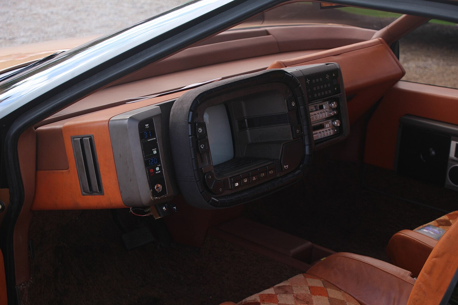 mazda mx-81 interior
