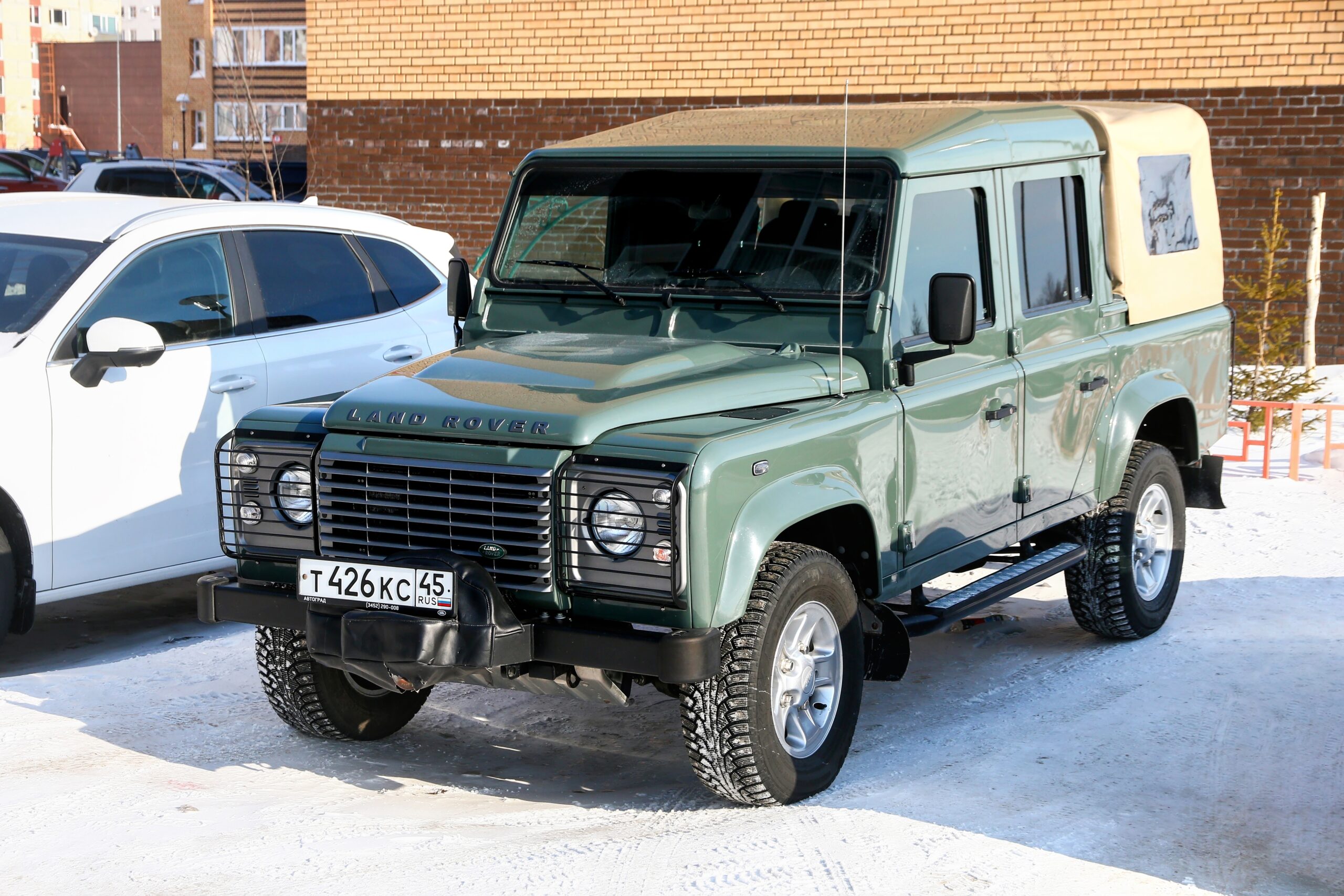 Land Rover Defender 110
