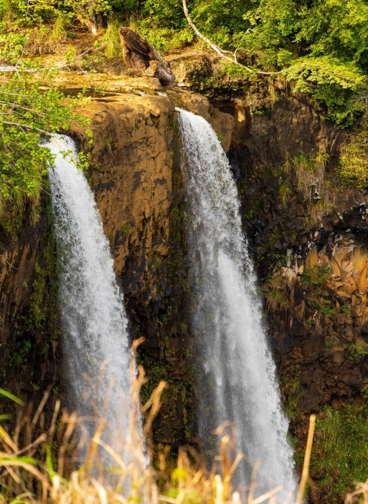 a zoomed in photo of wailuea falls' double chutes