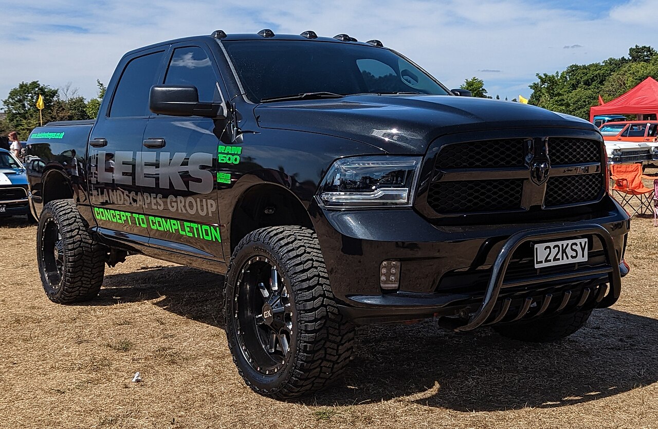 2017 Ram 1500 HEMI 5.7l v8.