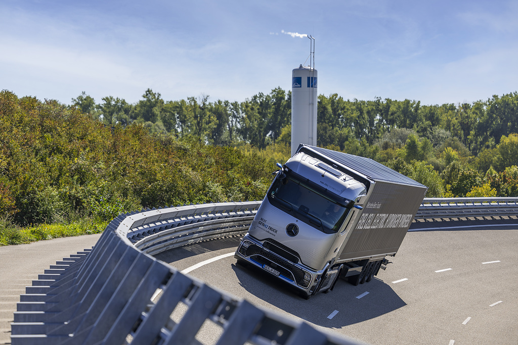 Mercedes-Benz NextGenH2 Truck.
