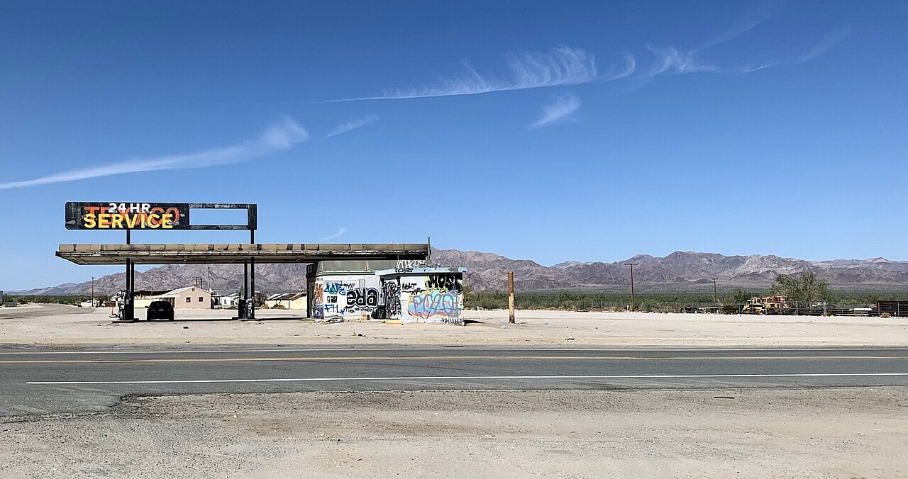 Abandoned gas station along California State Route 177.