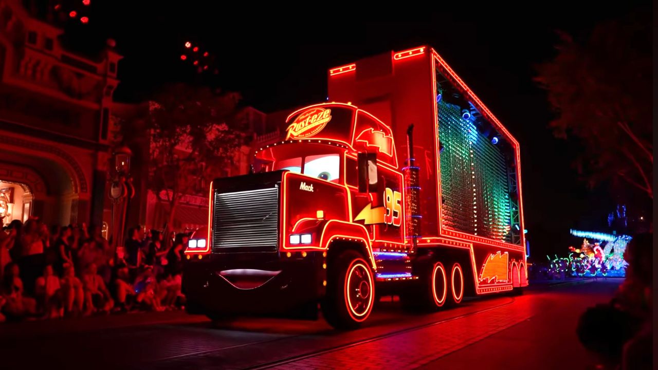 Disneyland Paint the Night Parade