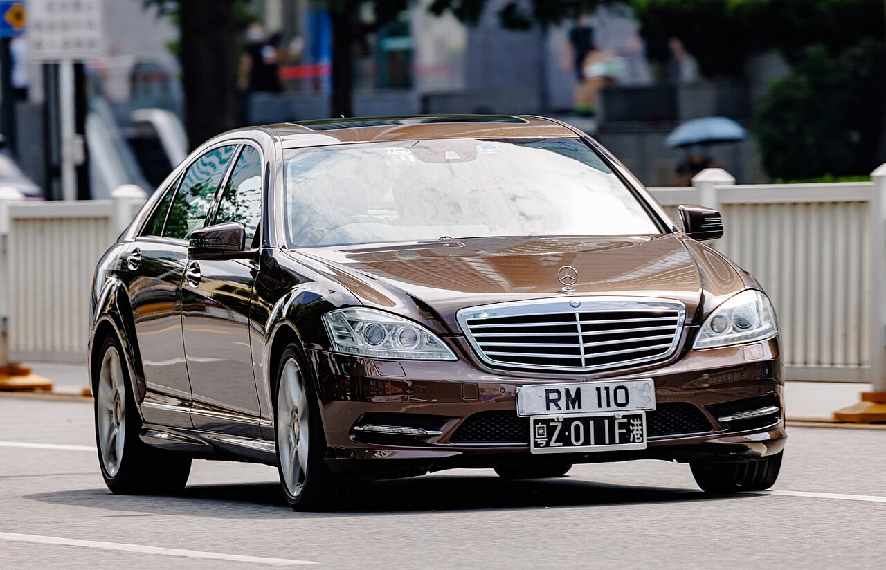2005 Mercedes-Benz S-Class.