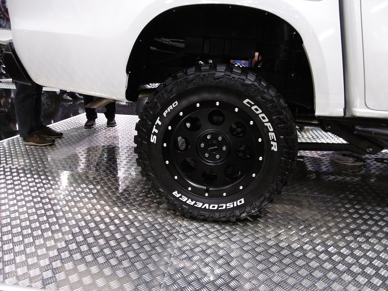 Beadlock wheel on the Mercedes-Benz X 250d.