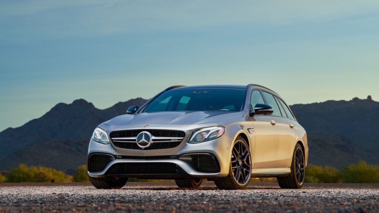 Portland, OR, USA November 20, 2023 2018 Mercedes-AMG E63 S 4MATIC Wagon parked showing the front of the car with mountains in the background