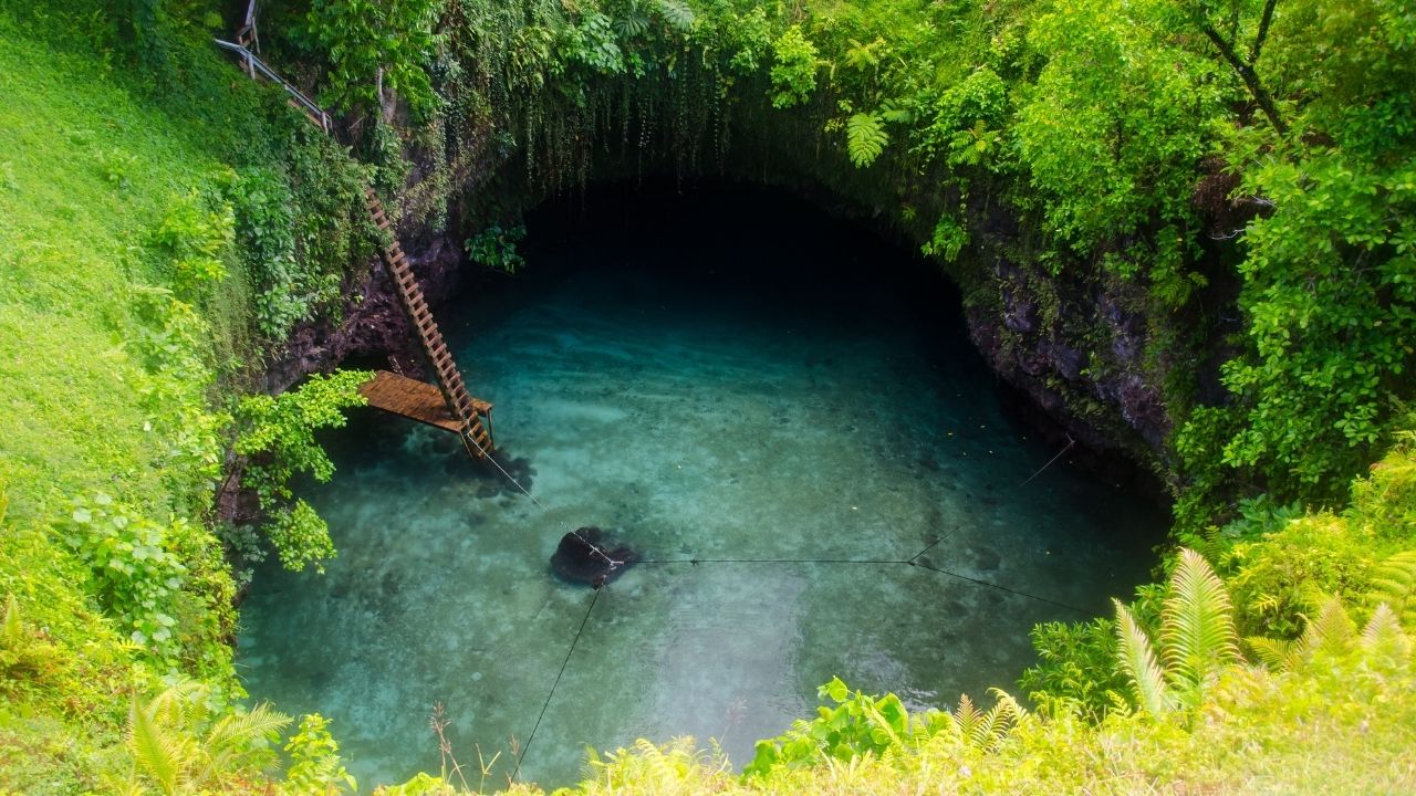A high angle shot of the To-Sua Ocean Trench under the sunlight in the Upolu Island, Samoa
