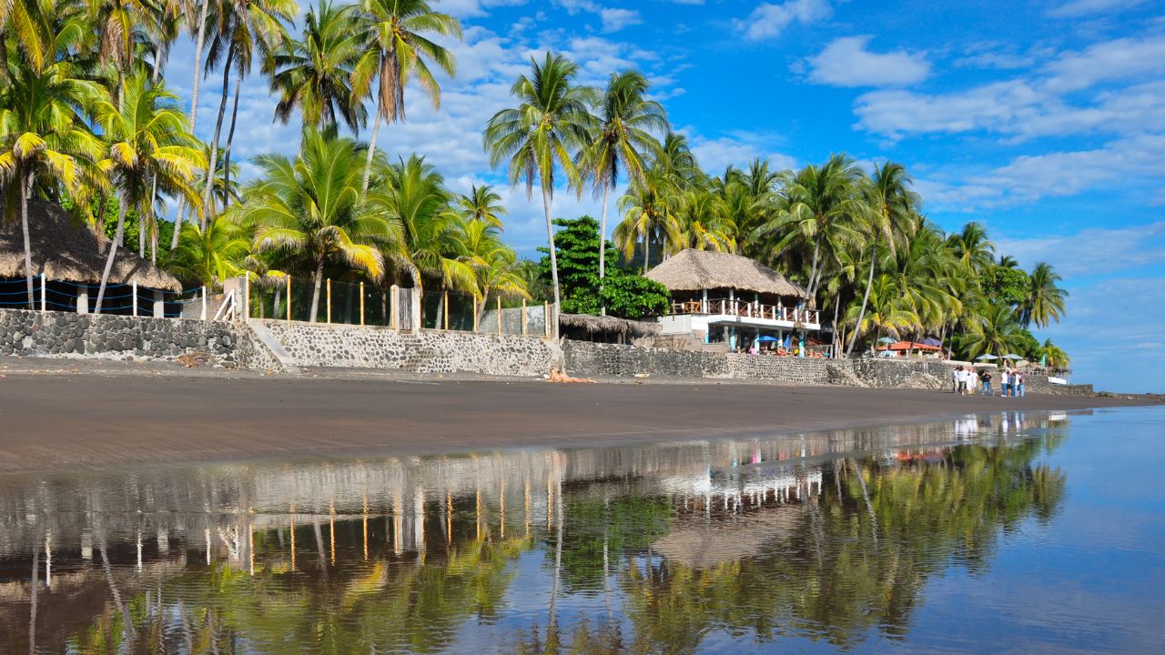 Playa El Zonte, El Salvador.