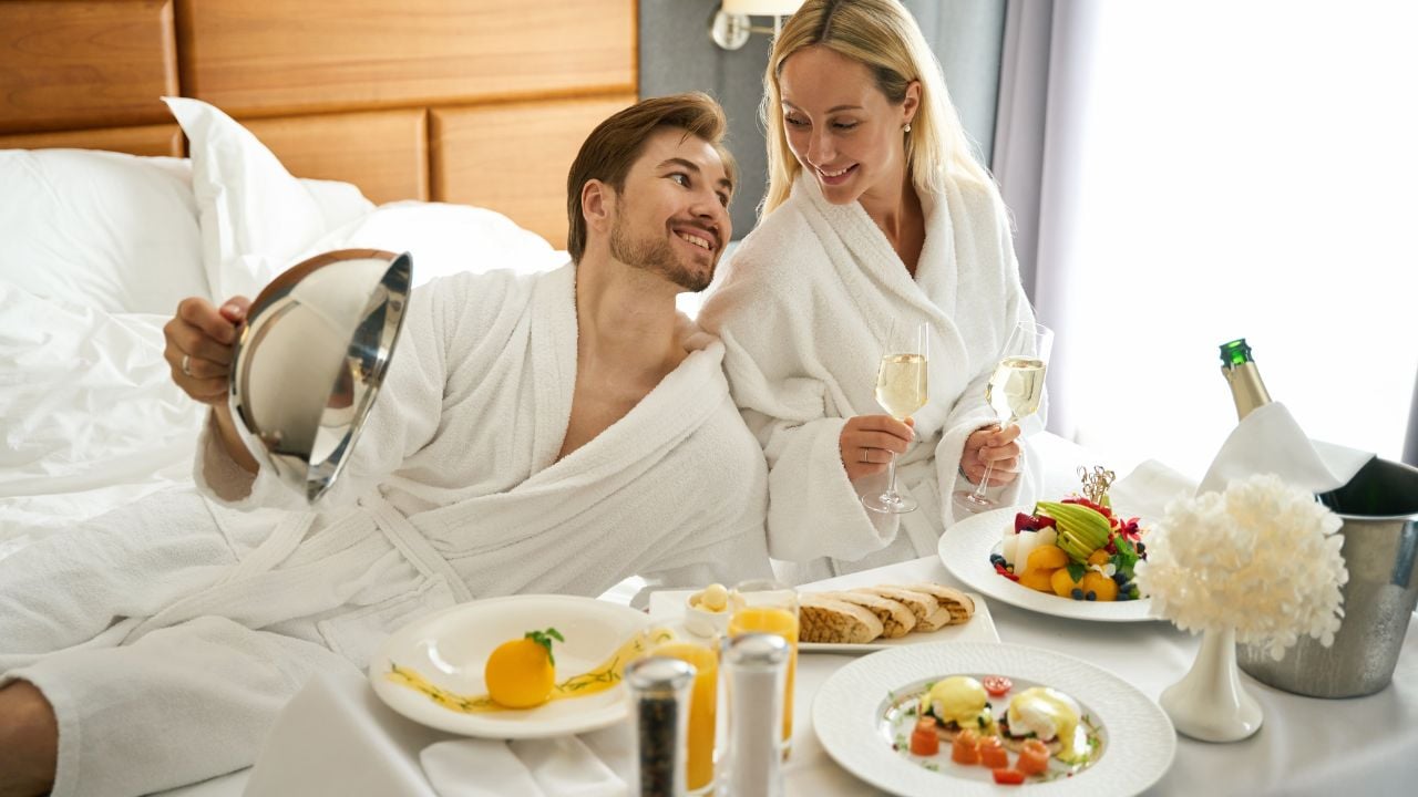 Guy and his girlfriend ordered breakfast with champagne to their room
