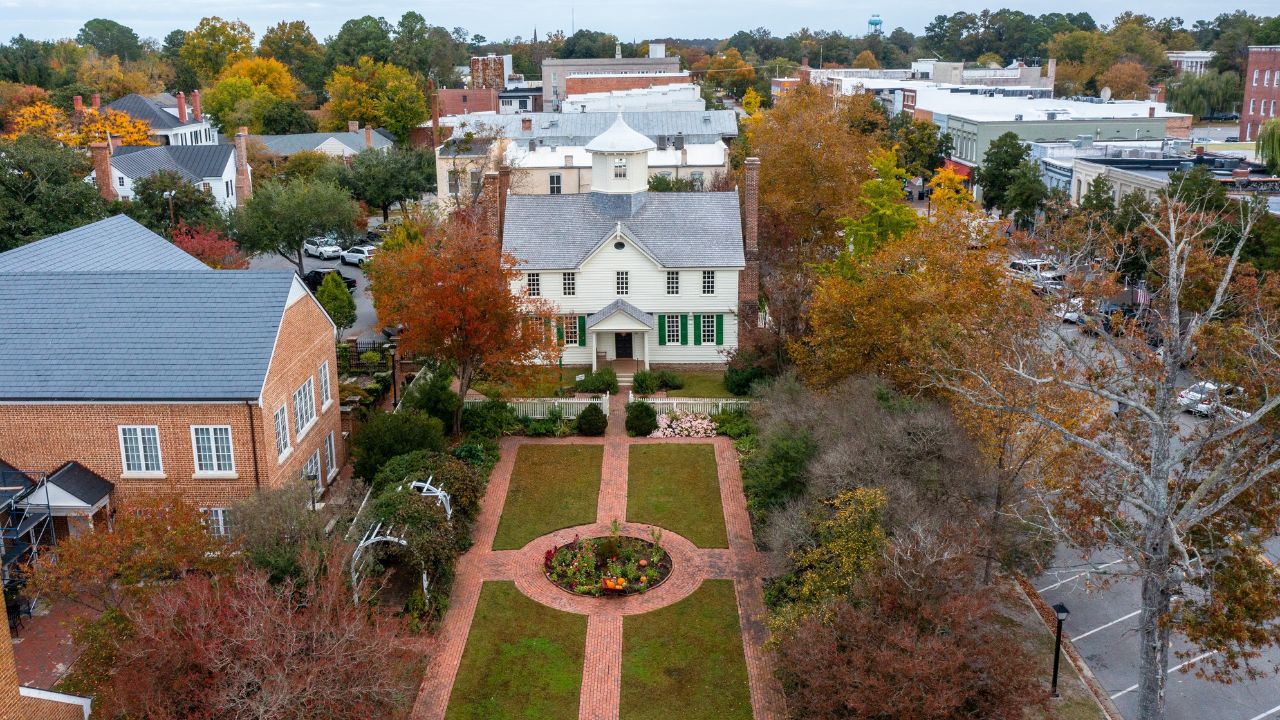 Edenton North Carolina - October 28 2022: Aerial View of the Cupola House in Edenton North Carolina