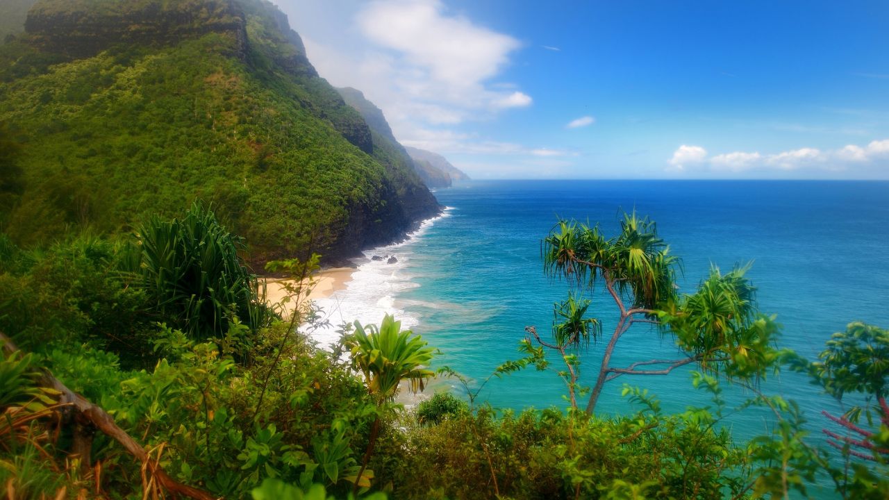 Stunning view from Kalalau trail in Kauai, Hawaii
