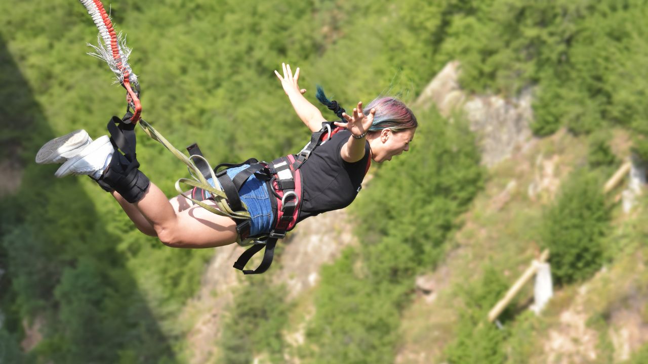Bungee jumps, extreme and fun sport.