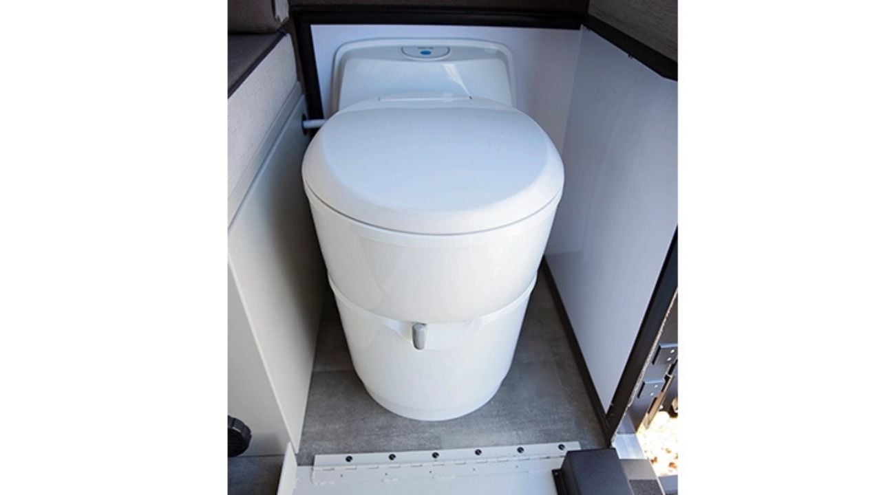 Encore RV VENŪ 10RKS toilet.