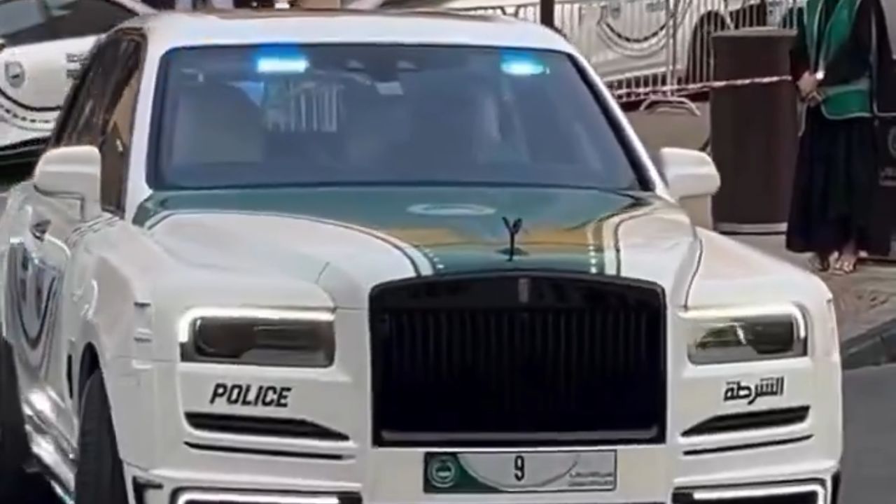 Rolls-Royce Cullinan police car.